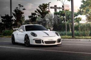 Read more about the article Title: “Unleashing Luxury: Exploring the Thrills of the Porsche Cayenne”